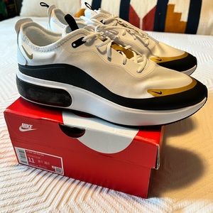 Women’s Nike Air Max Dia with box